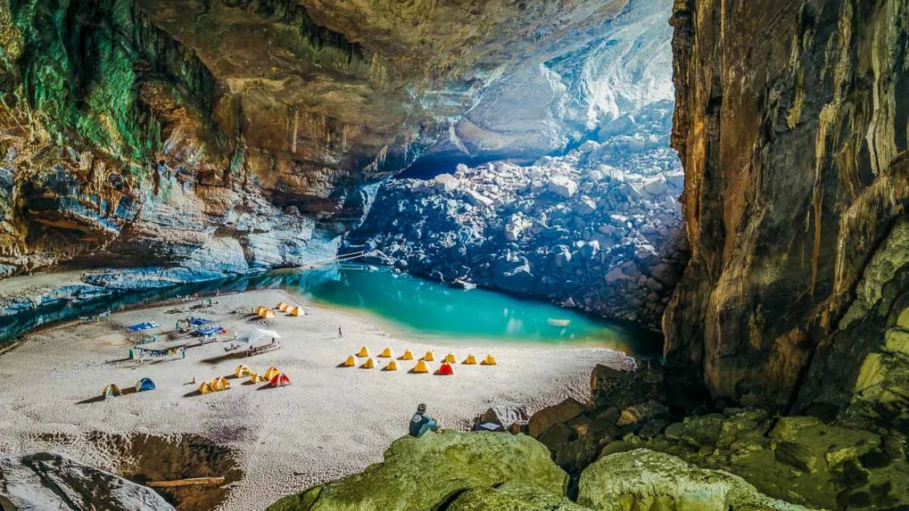 Hang En Cave My Honest Guide to Vietnam's Giant Cave Wonder