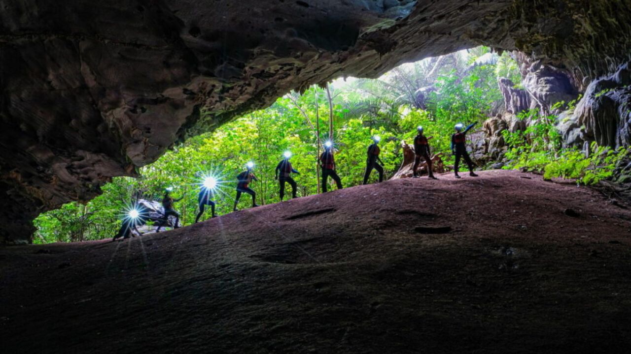 Best Time to Visit Tu Lan Cave