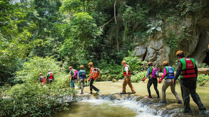trekking-tu-lan caves