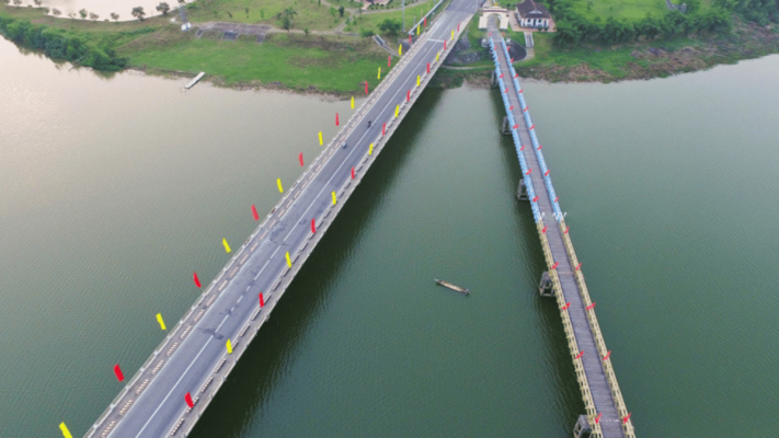 Hien Luong bridge architecture today