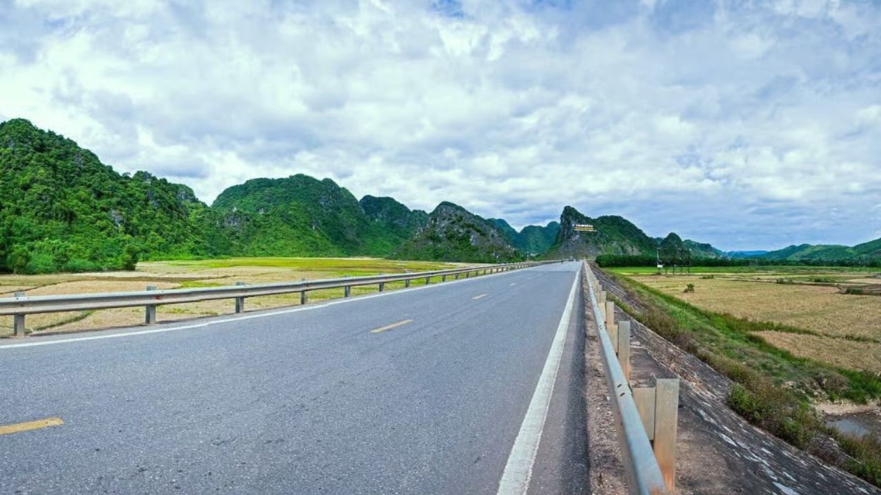 Hanoi to Phong Nha Distance, Transport Options & Travel Tips