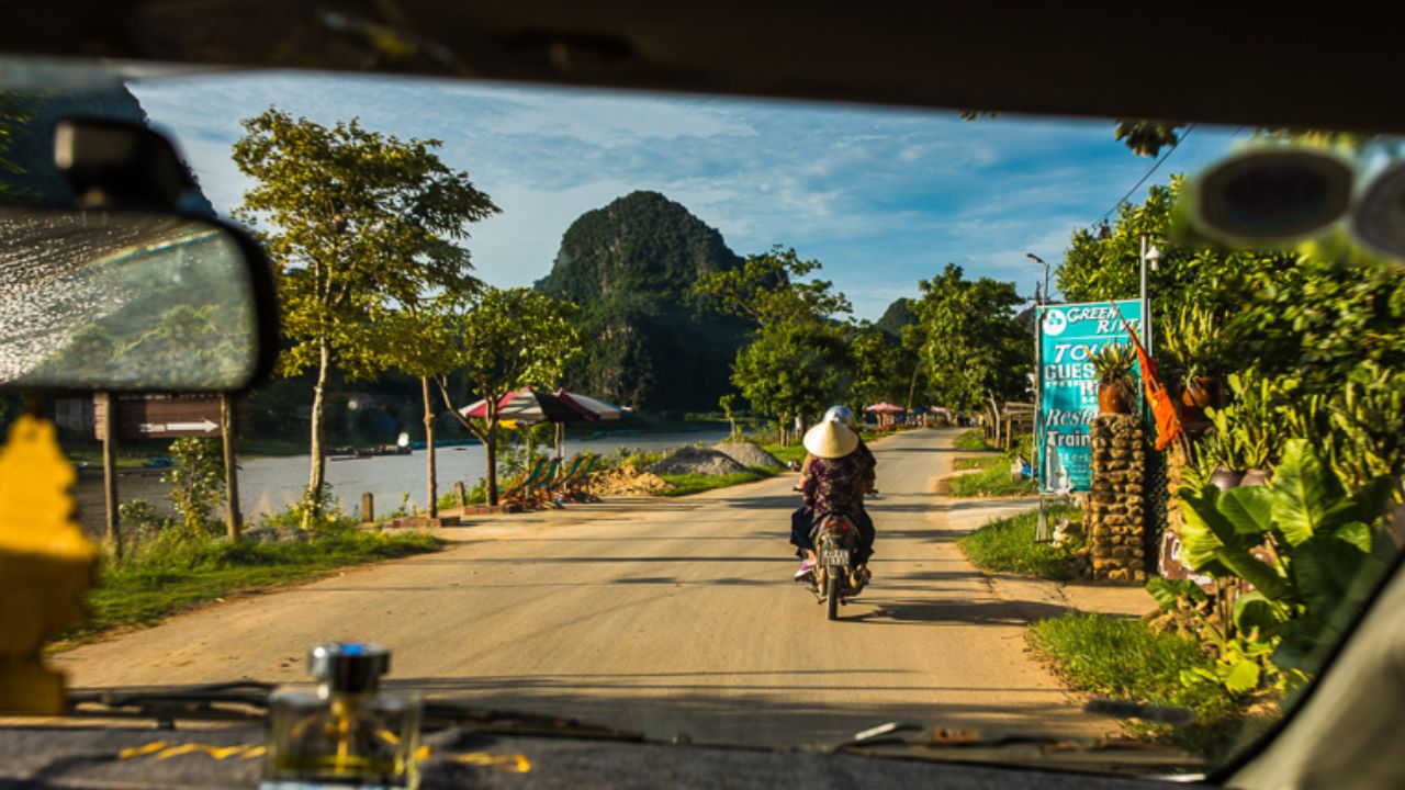 How Do I Get From Phong Nha to Paradise Cave
