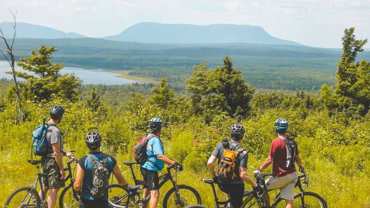 Countryside Cycling and Farm Visits in Bong Lai Valley