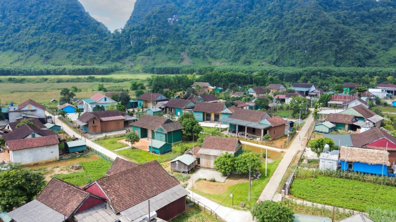 Tan Hoa Village Complete Guide to Weather-Adaptive Tourism