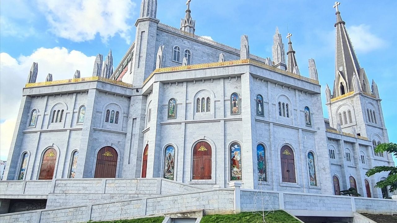 The New Tam Toa Church in Nam Ly Ward