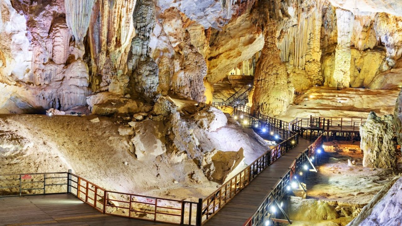 Paradise Cave Tour from Hue – Full Day Discovery Trip - Image 3